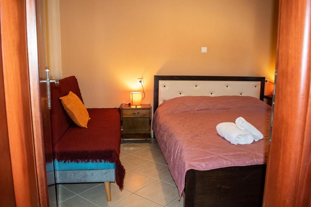 Takis & Eirini Family Apartments Perama  Buitenkant foto