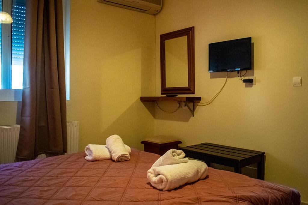 Takis & Eirini Family Apartments Perama  Buitenkant foto