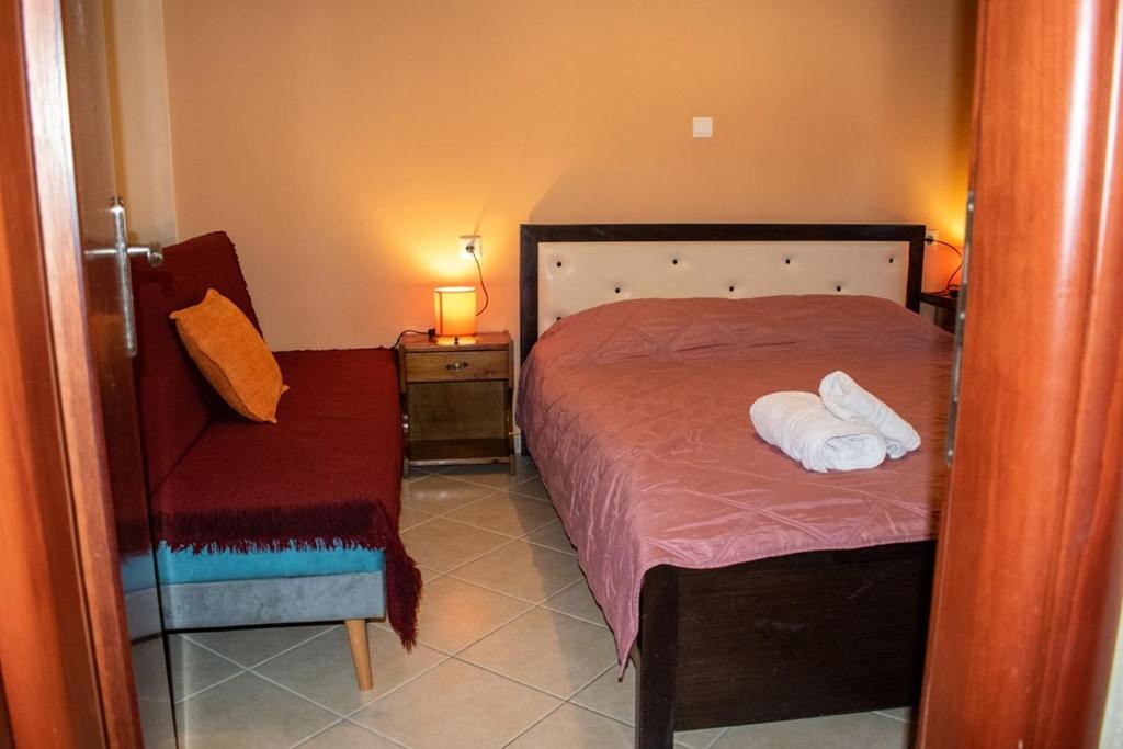 Takis & Eirini Family Apartments Perama  Buitenkant foto